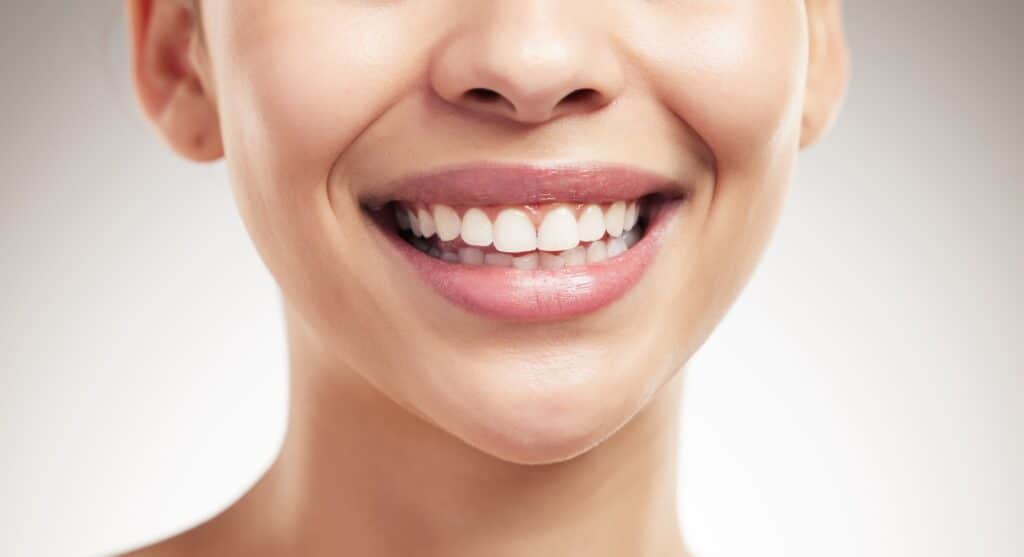 The Truth About Teeth Whitening: What Works & Doesn’t